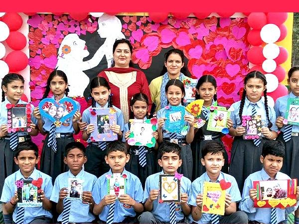 Mother's Day Celebrations photo 8 - Sanskar Smart School, Barotiwala